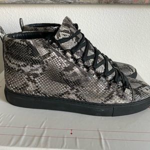 Men’s shoes